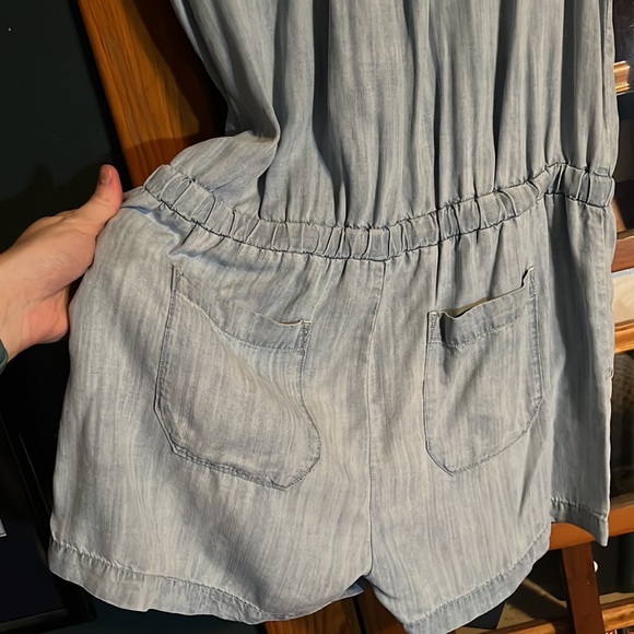 Anthropologie Cloth and Stone Chambray Romper Large NWT - Picture 5 of 6